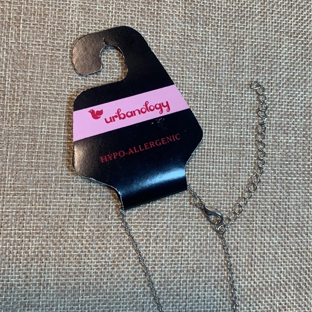 Urbanology Peace Sign Necklace - Picture 2 of 5